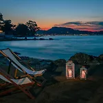 Elizabeth - Seafront Classic Villa! Villa