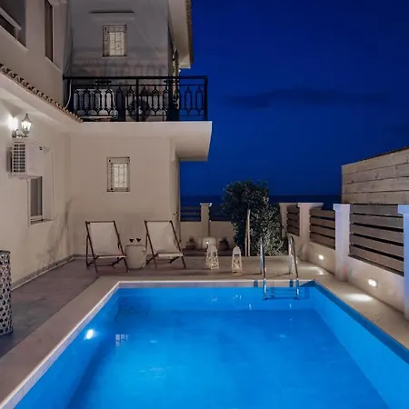 Elizabeth - Seafront Classic Villa! * Argassi