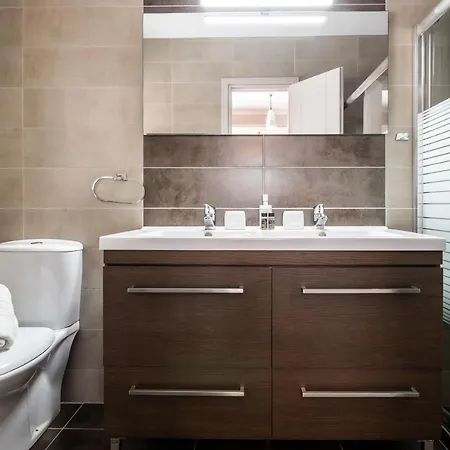 Elizabeth - Seafront Classic Villa! ヴィラ *