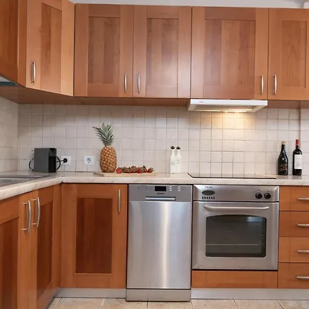 Elizabeth - Seafront Classic Villa! ヴィラ アルガッシ