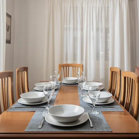 Elizabeth - Seafront Classic Villa! Villa *