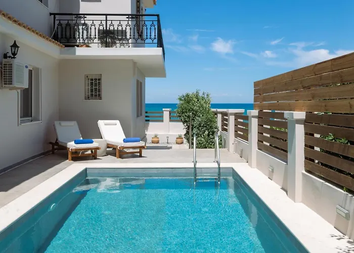 Elizabeth - Seafront Classic Villa! Vilă