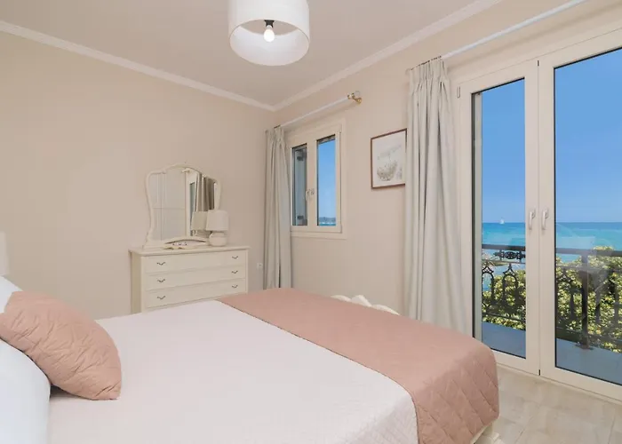 Vilă Elizabeth - Seafront Classic Villa! Argassi