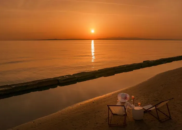 Elizabeth - Seafront Classic Villa! Argassi