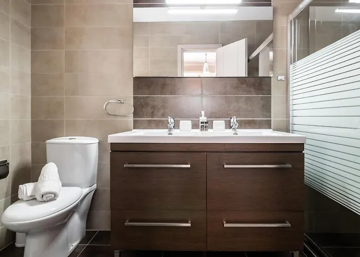 Elizabeth - Seafront Classic Villa! Vilă *