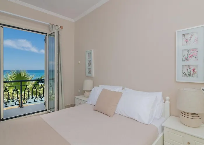 Elizabeth - Seafront Classic Villa! Vilă Argassi