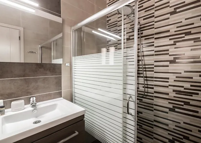 Elizabeth - Seafront Classic Villa! * Argassi