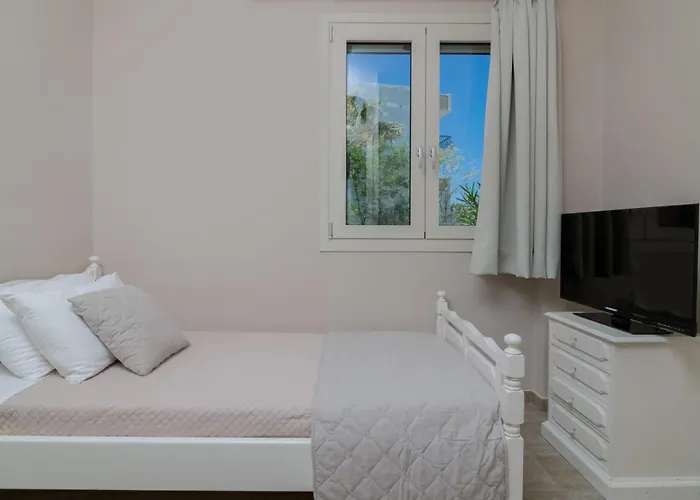 Elizabeth - Seafront Classic Villa! Vilă *