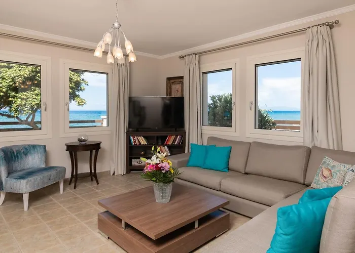 Elizabeth - Seafront Classic Villa! Vilă Argassi