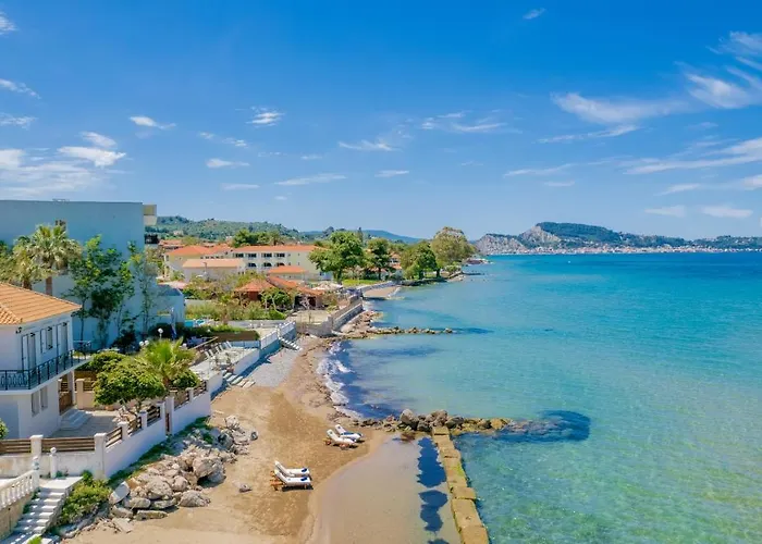 Elizabeth - Seafront Classic Villa! Argassi