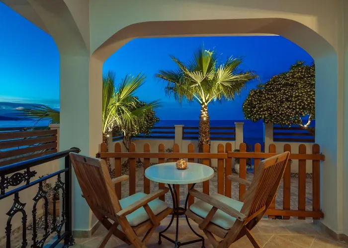 Elizabeth - Seafront Classic Villa! * Argassi