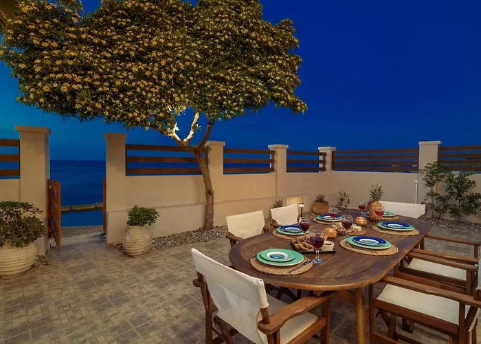 Vilă Elizabeth - Seafront Classic Villa! Argassi